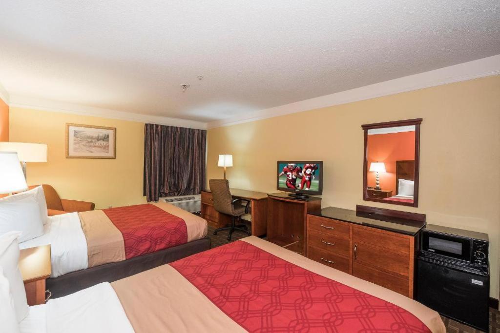 My Home & Suites Madison Ga Exteriör bild